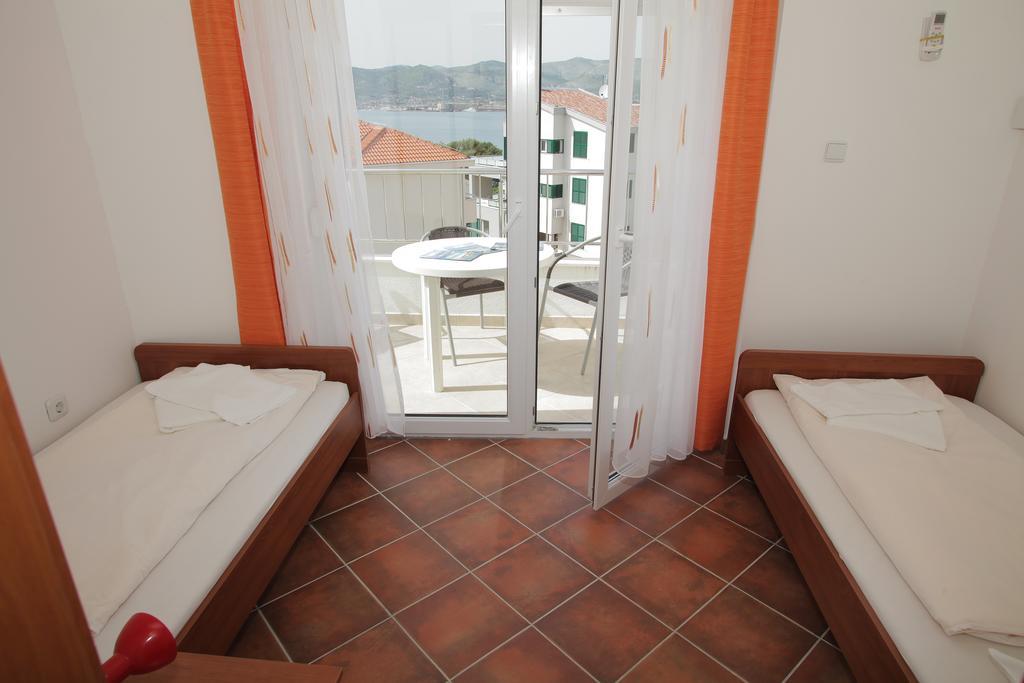 Apartment Horizont Трогір Екстер'єр фото
